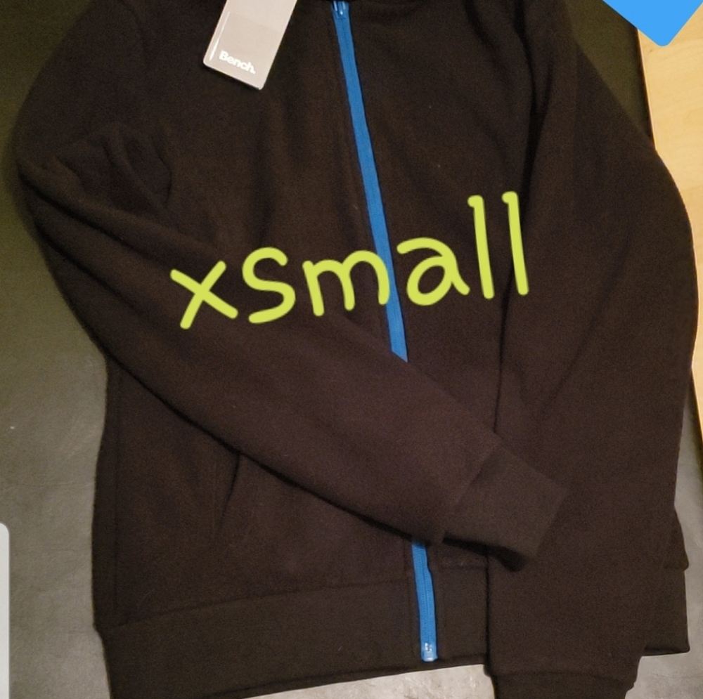 Bench sweater - Picture 2 of 2